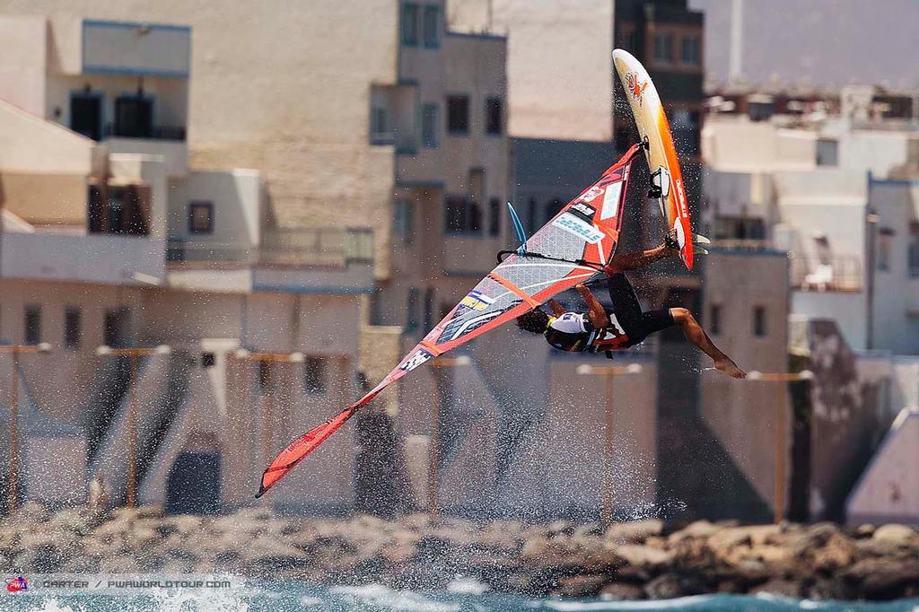 Philip Koster in the zone - 2014 PWA Pozo World Cup / Gran Canaria Wind and Waves Festival ©  Carter/pwaworldtour.com http://www.pwaworldtour.com/